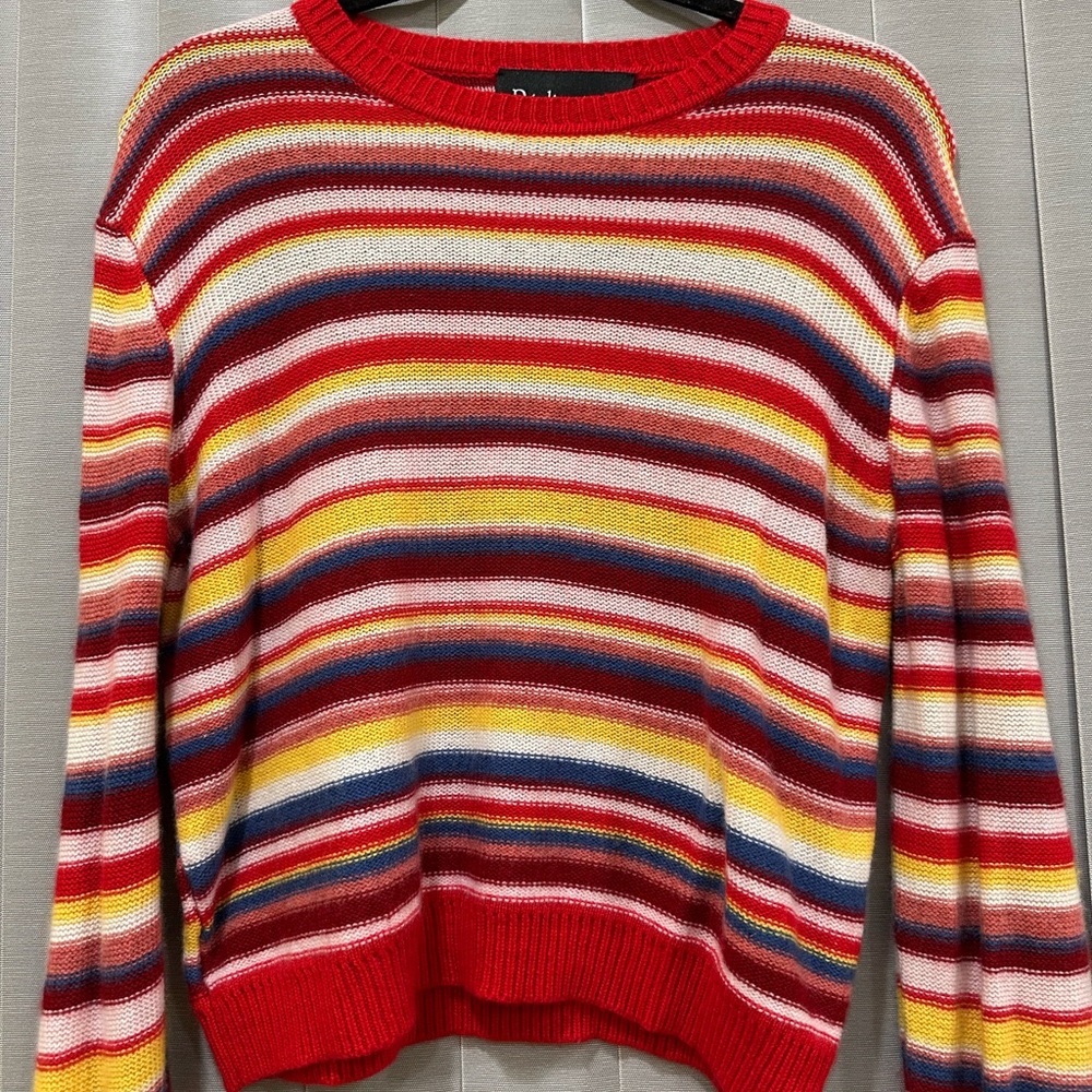 Realistation par Ani Sweater